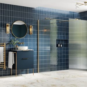 Beckington 800mm Fluted Wetroom Panel & Side Panel Arm - Brushed Brass